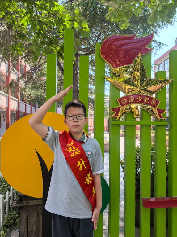 我是光荣升旗手！——泰日学校2024学年第二学期第17周升旗手